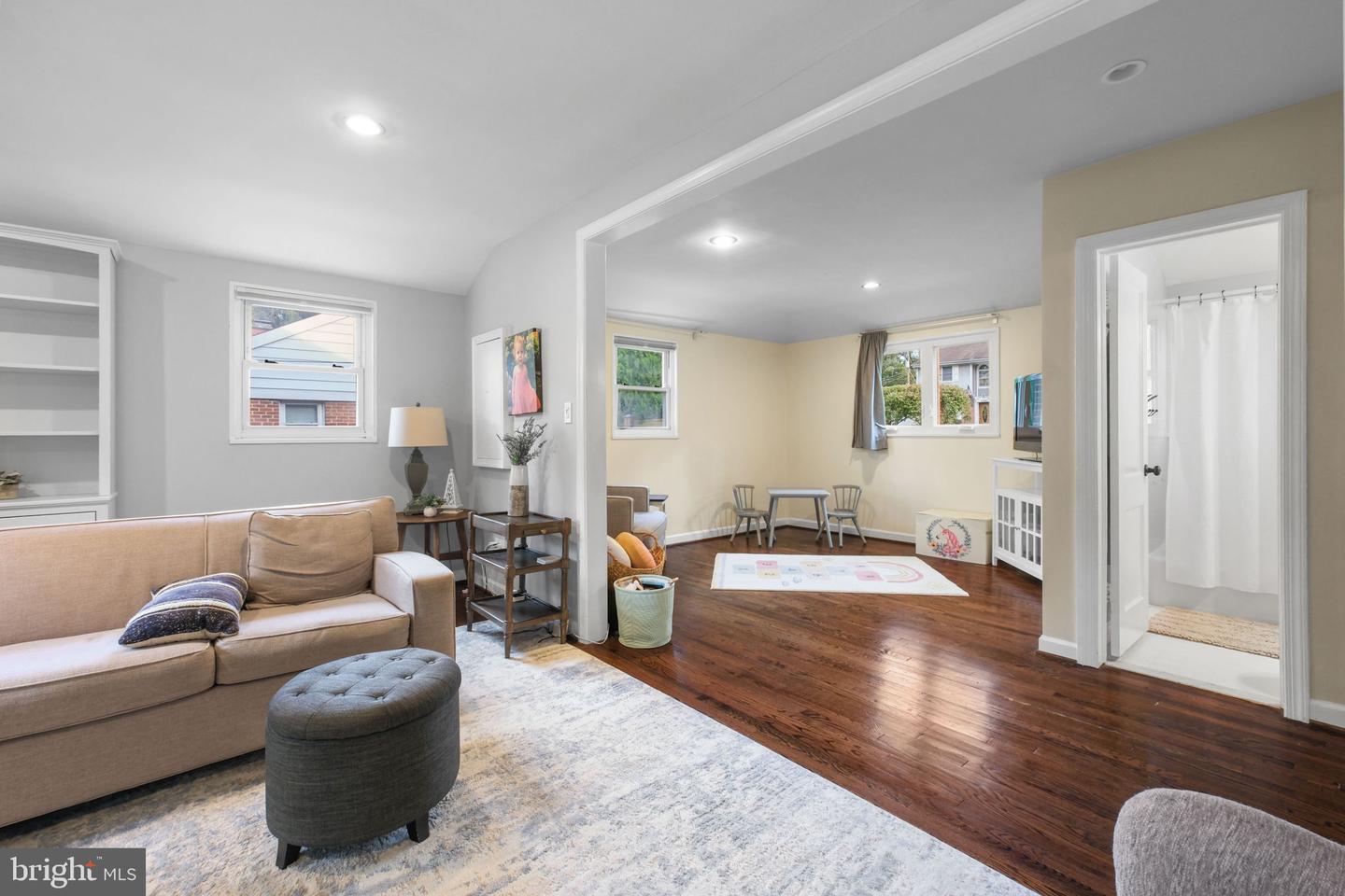 7228 ARTHUR DR, FALLS CHURCH, Virginia 22046, 4 Bedrooms Bedrooms, ,2 BathroomsBathrooms,Residential,For sale,7228 ARTHUR DR,VAFX2269296 MLS # VAFX2269296