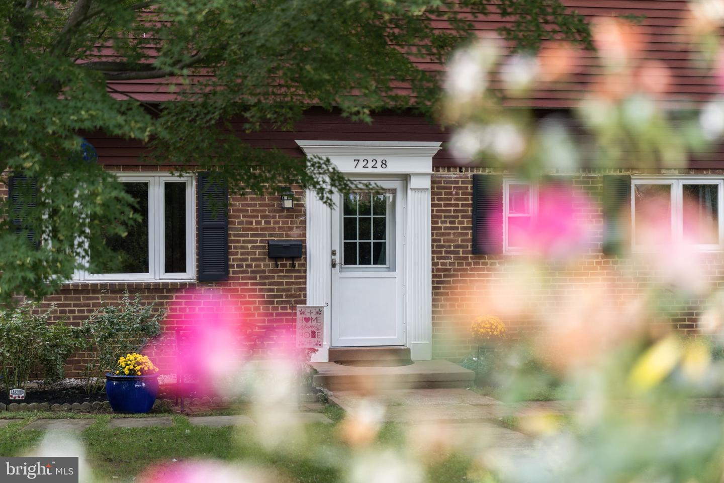 7228 ARTHUR DR, FALLS CHURCH, Virginia 22046, 4 Bedrooms Bedrooms, ,2 BathroomsBathrooms,Residential,For sale,7228 ARTHUR DR,VAFX2269296 MLS # VAFX2269296