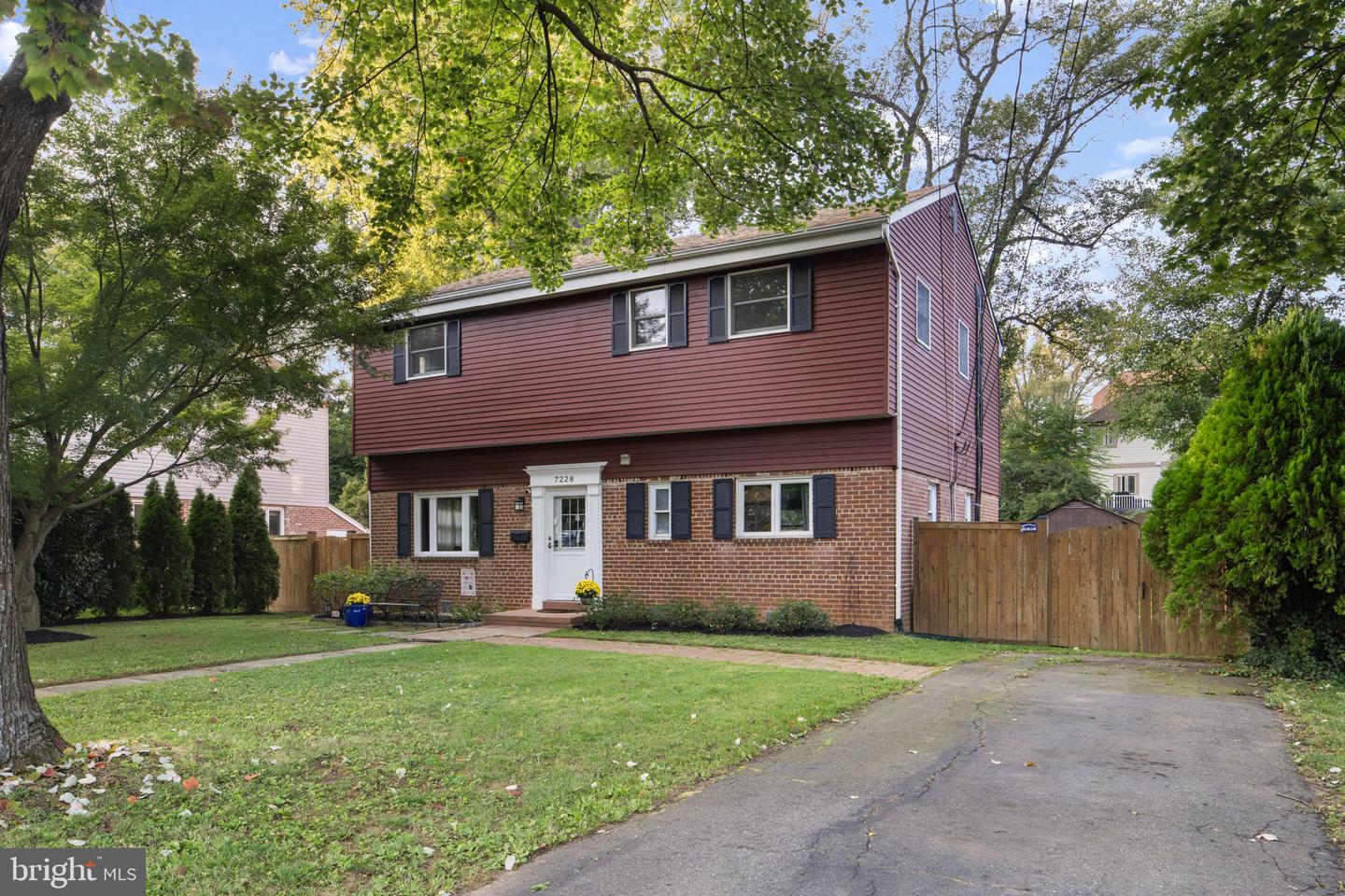 7228 ARTHUR DR, FALLS CHURCH, Virginia 22046, 4 Bedrooms Bedrooms, ,2 BathroomsBathrooms,Residential,For sale,7228 ARTHUR DR,VAFX2269296 MLS # VAFX2269296