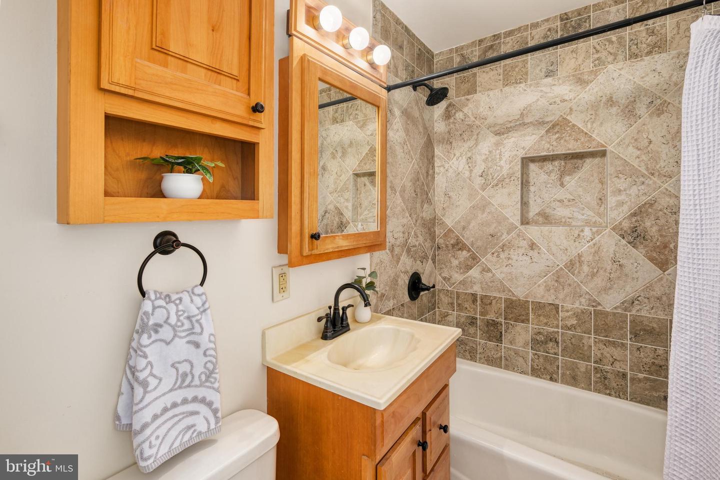12910 KIDWELL DR, WOODBRIDGE, Virginia 22193, 3 Bedrooms Bedrooms, ,2 BathroomsBathrooms,Residential,For sale,12910 KIDWELL DR,VAPW2104742 MLS # VAPW2104742