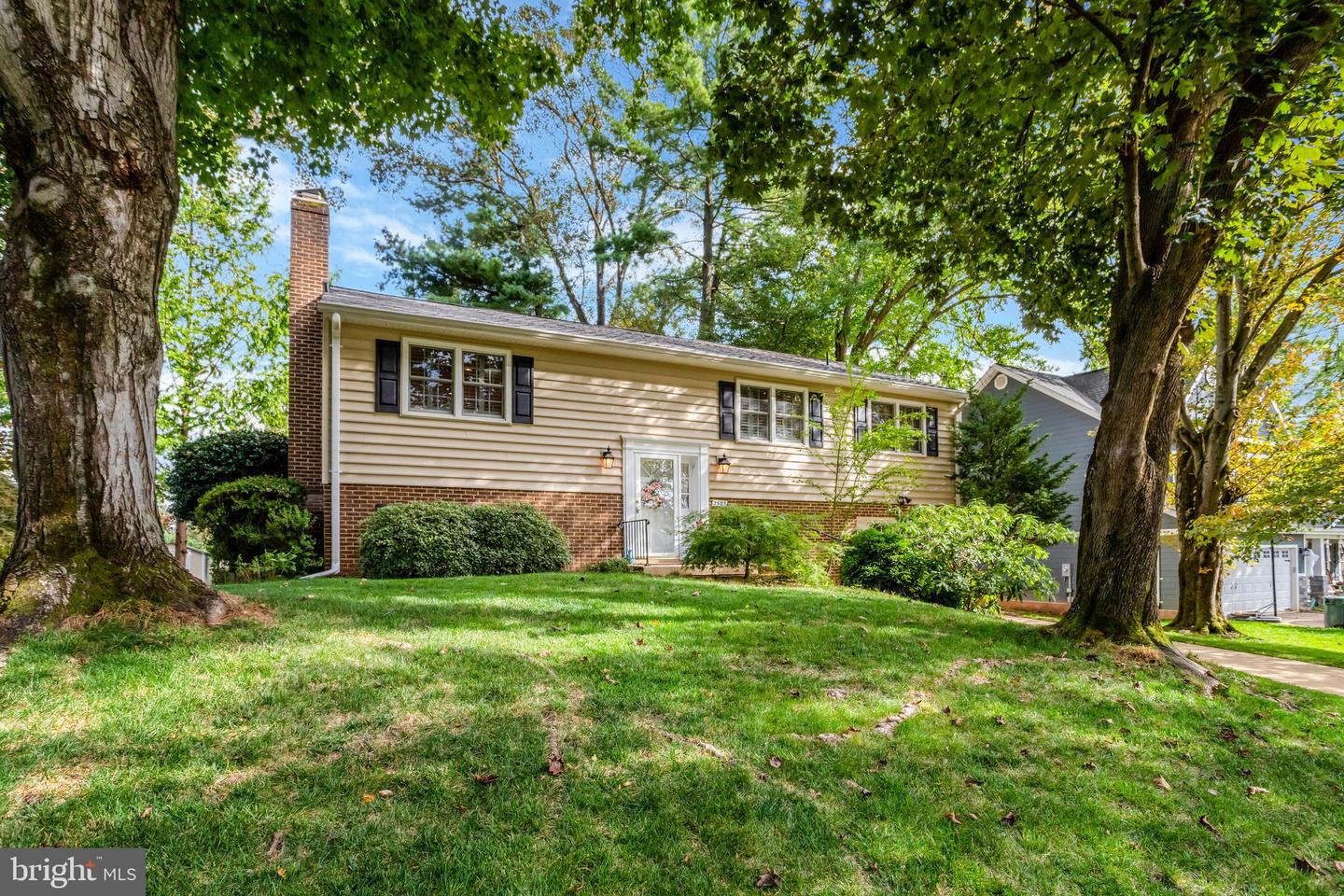 2503 BRIGHT WOOD DR, DUNN LORING, Virginia 22027, 4 Bedrooms Bedrooms, ,3 BathroomsBathrooms,Residential,For sale,2503 BRIGHT WOOD DR,VAFX2269332 MLS # VAFX2269332