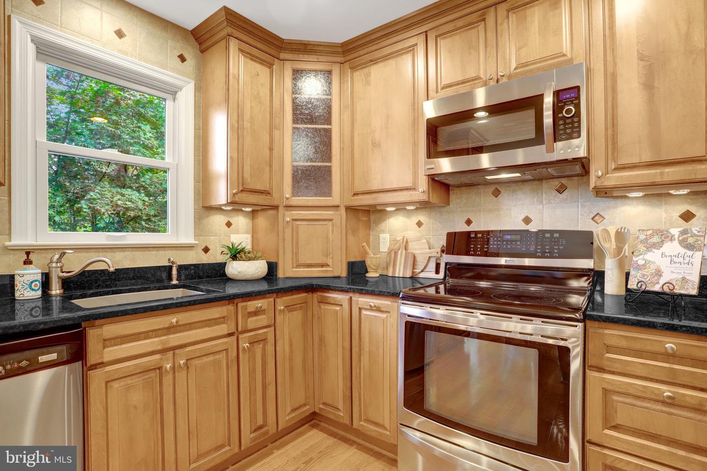 2503 BRIGHT WOOD DR, DUNN LORING, Virginia 22027, 4 Bedrooms Bedrooms, ,3 BathroomsBathrooms,Residential,For sale,2503 BRIGHT WOOD DR,VAFX2269332 MLS # VAFX2269332