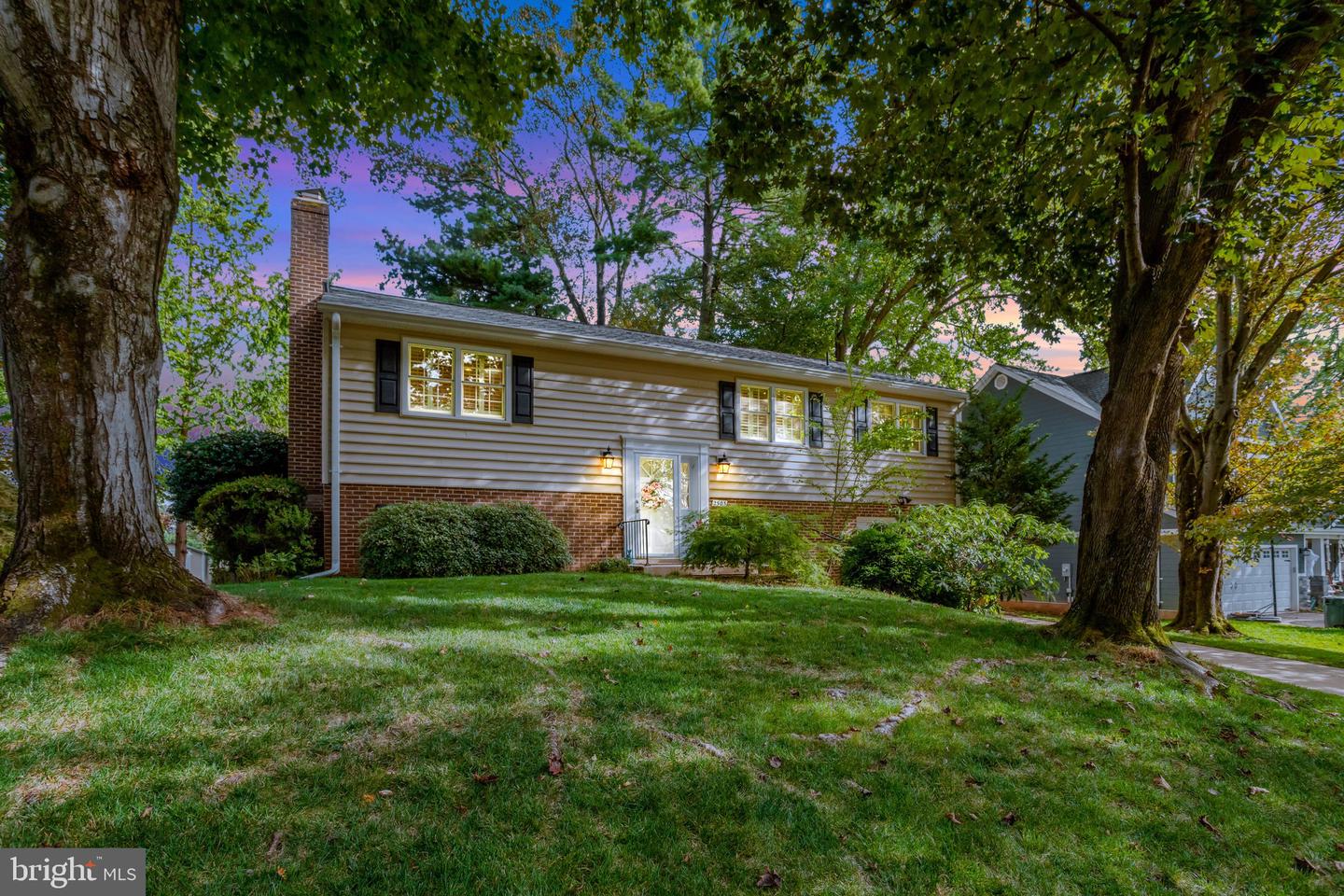 2503 BRIGHT WOOD DR, DUNN LORING, Virginia 22027, 4 Bedrooms Bedrooms, ,3 BathroomsBathrooms,Residential,For sale,2503 BRIGHT WOOD DR,VAFX2269332 MLS # VAFX2269332