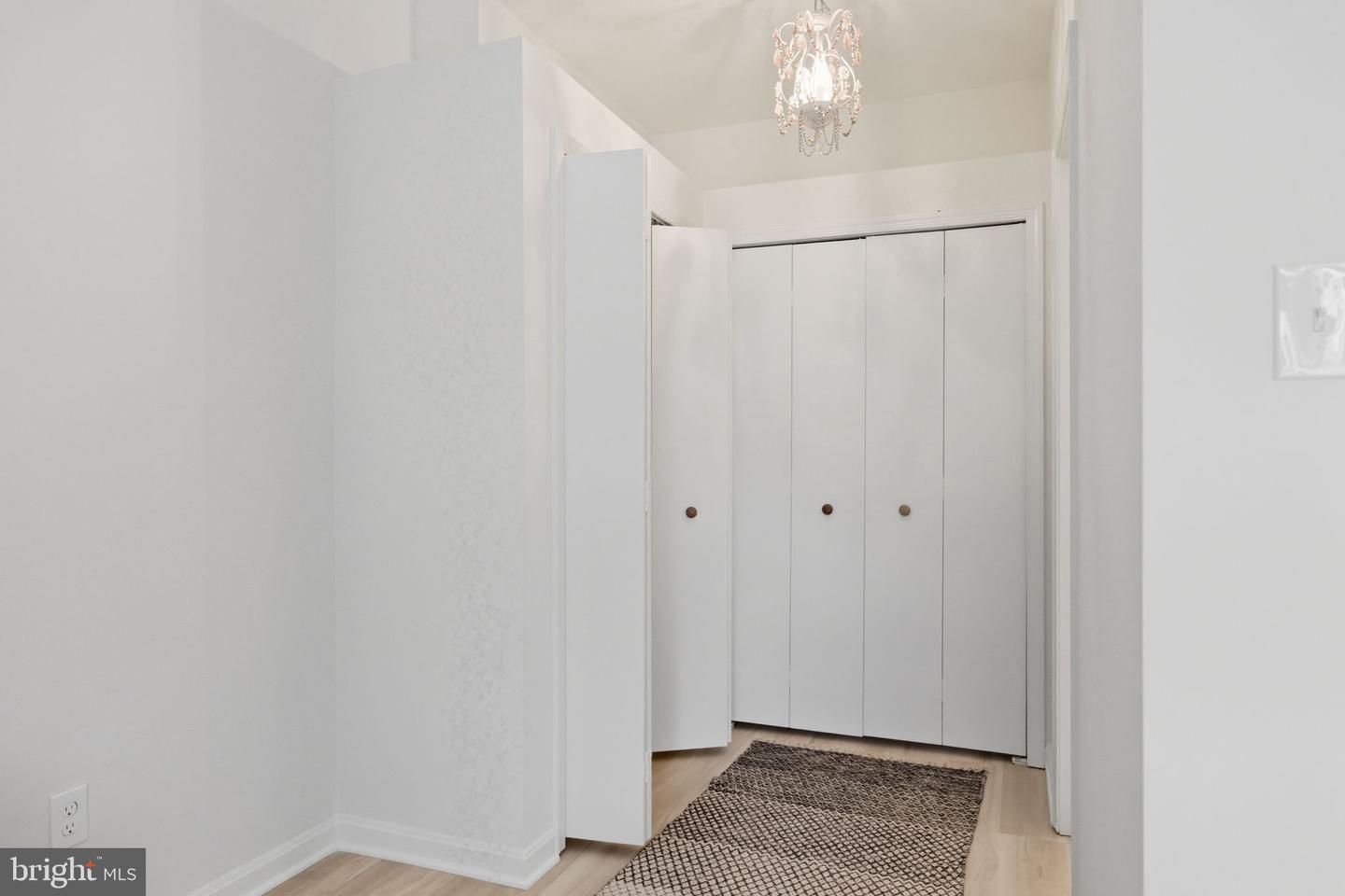 12308 FORT BUFFALO CIR, FAIRFAX, Virginia 22033, 1 Bedroom Bedrooms, ,1 BathroomBathrooms,Residential,For sale,12308 FORT BUFFALO CIR,VAFX2269352 MLS # VAFX2269352