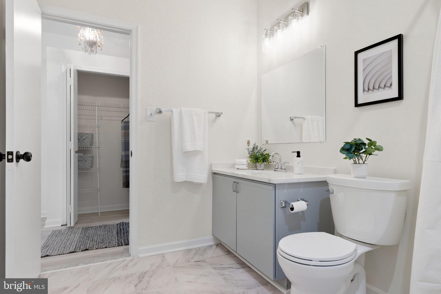 12308 FORT BUFFALO CIR, FAIRFAX, Virginia 22033, 1 Bedroom Bedrooms, ,1 BathroomBathrooms,Residential,For sale,12308 FORT BUFFALO CIR,VAFX2269352 MLS # VAFX2269352