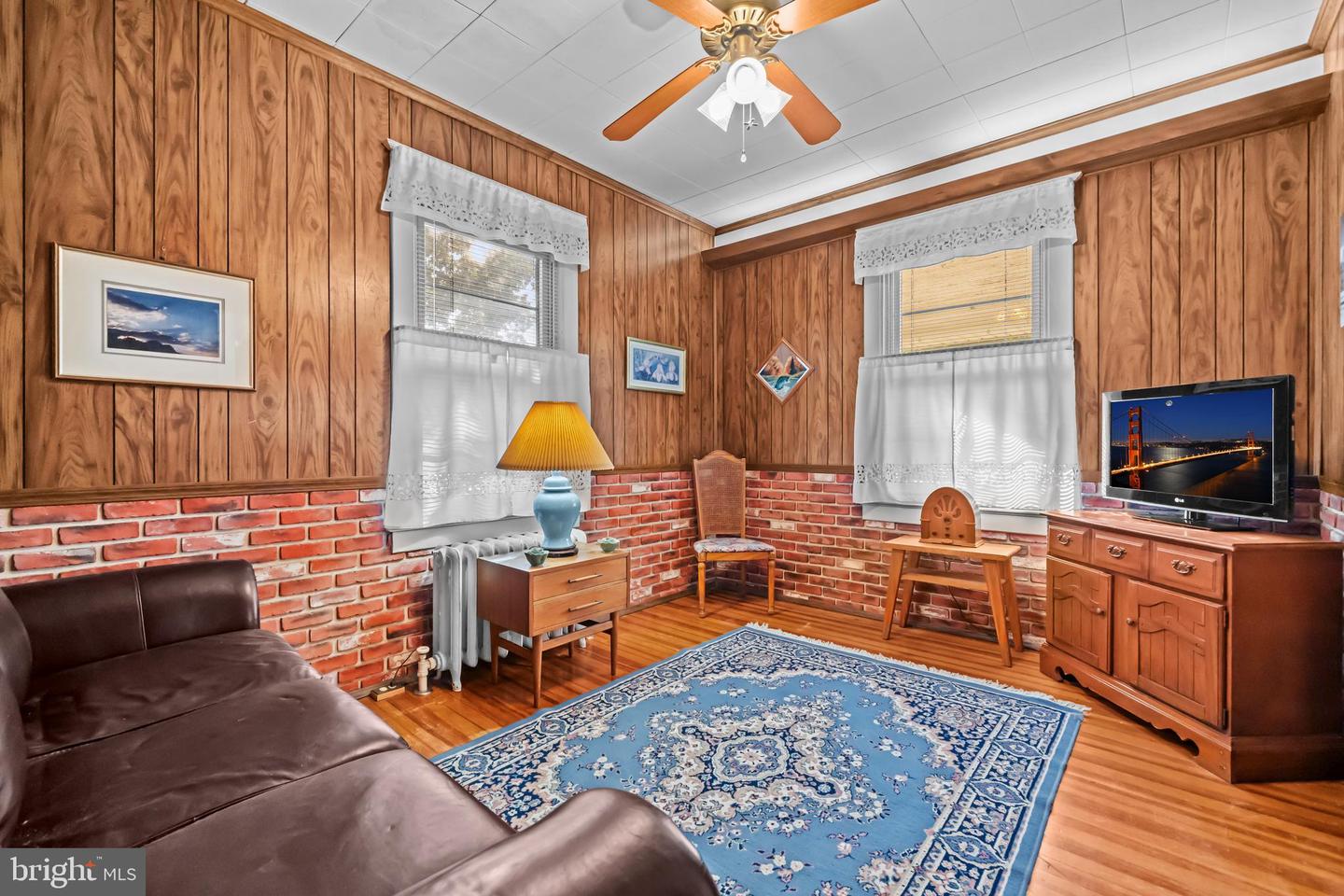 3109 8TH ST N, ARLINGTON, Virginia 22205, 4 Bedrooms Bedrooms, ,2 BathroomsBathrooms,Residential,For sale,3109 8TH ST N,VAAR2064190 MLS # VAAR2064190