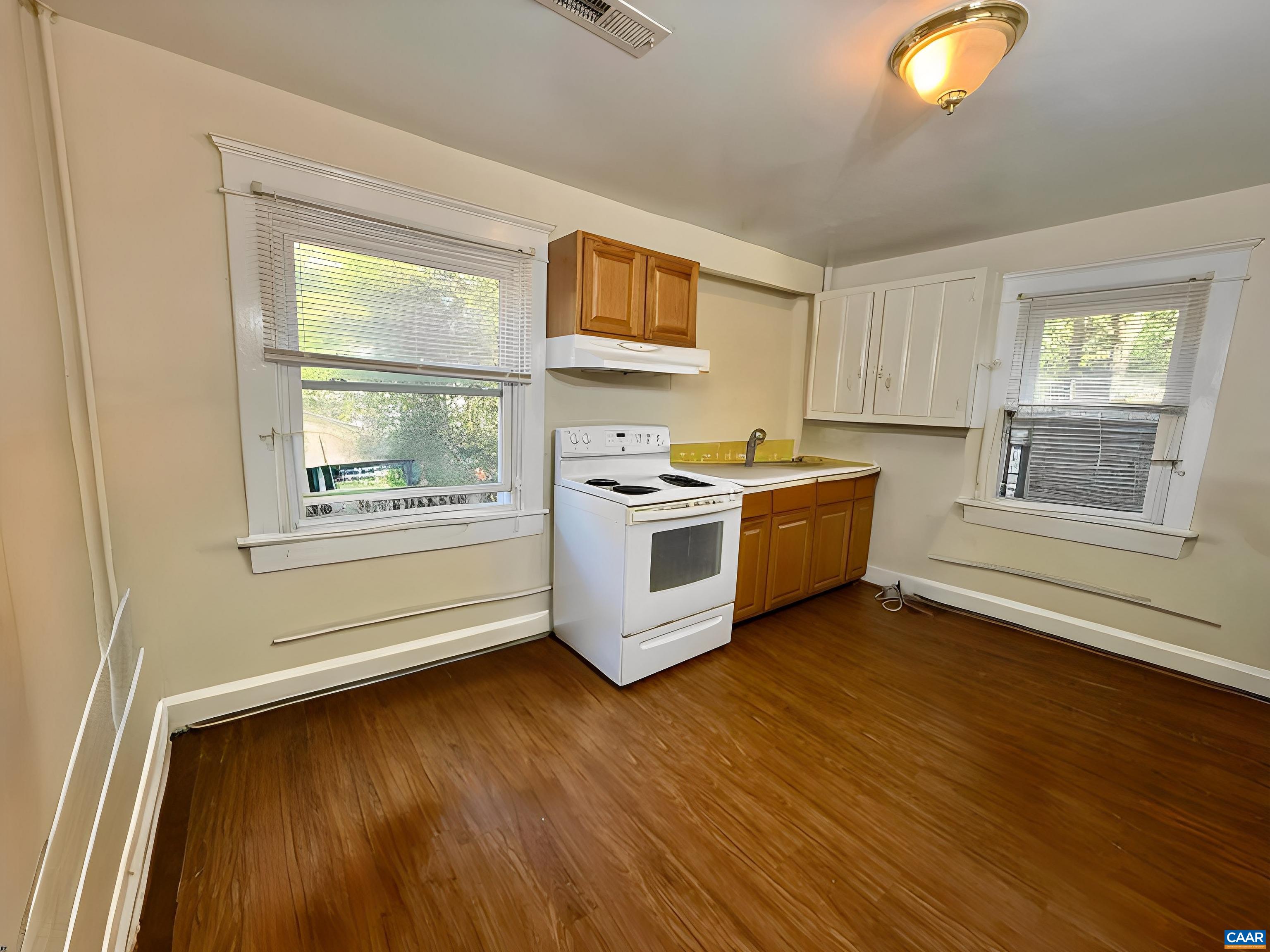 204 MONTE VISTA AVE, CHARLOTTESVILLE, Virginia 22903, ,Residential,204 MONTE VISTA AVE,669966 MLS # 669966