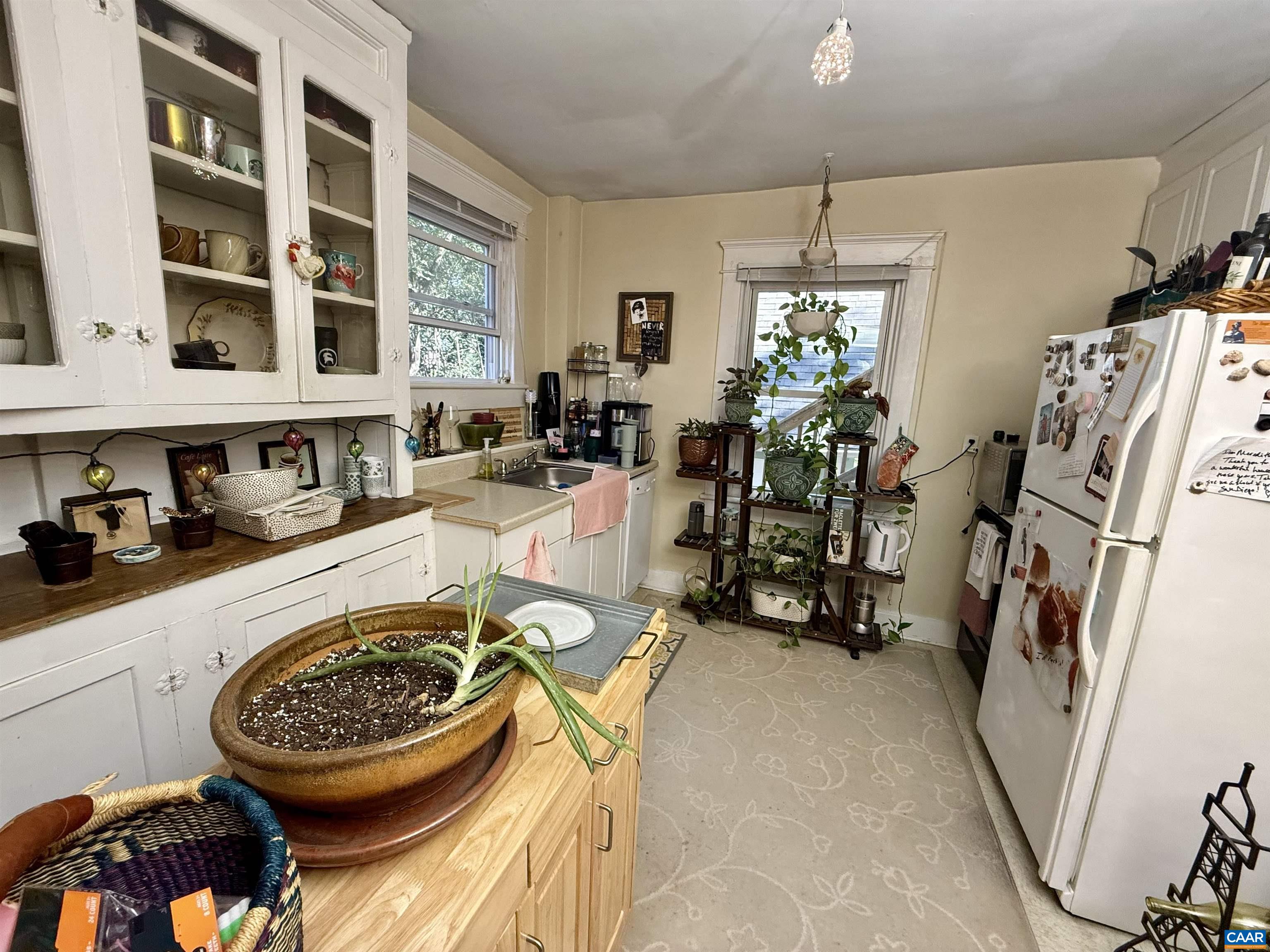 204 MONTE VISTA AVE, CHARLOTTESVILLE, Virginia 22903, ,Residential,204 MONTE VISTA AVE,669966 MLS # 669966