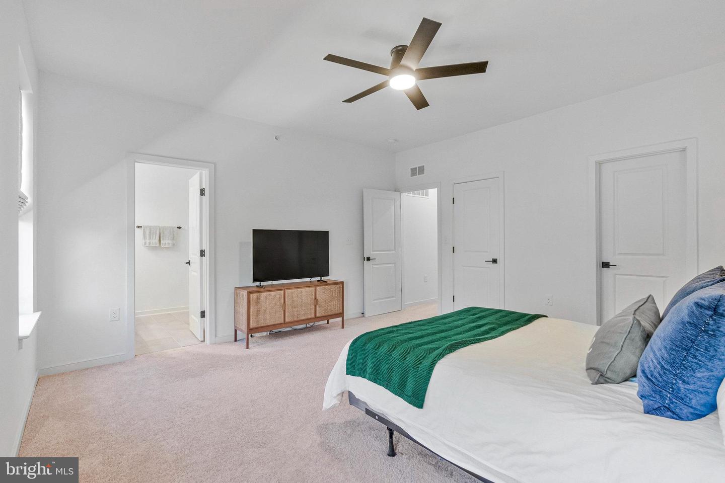 45928 SWALLOW TER, STERLING, Virginia 20165, 3 Bedrooms Bedrooms, ,2 BathroomsBathrooms,Residential,For sale,45928 SWALLOW TER,VALO2107784 MLS # VALO2107784