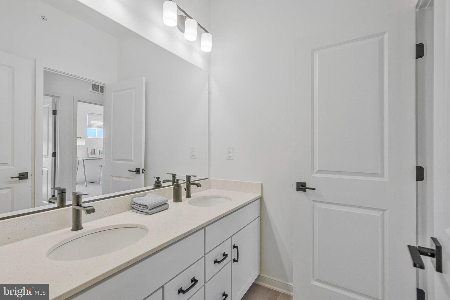 45928 SWALLOW TER, STERLING, Virginia 20165, 3 Bedrooms Bedrooms, ,2 BathroomsBathrooms,Residential,For sale,45928 SWALLOW TER,VALO2107784 MLS # VALO2107784