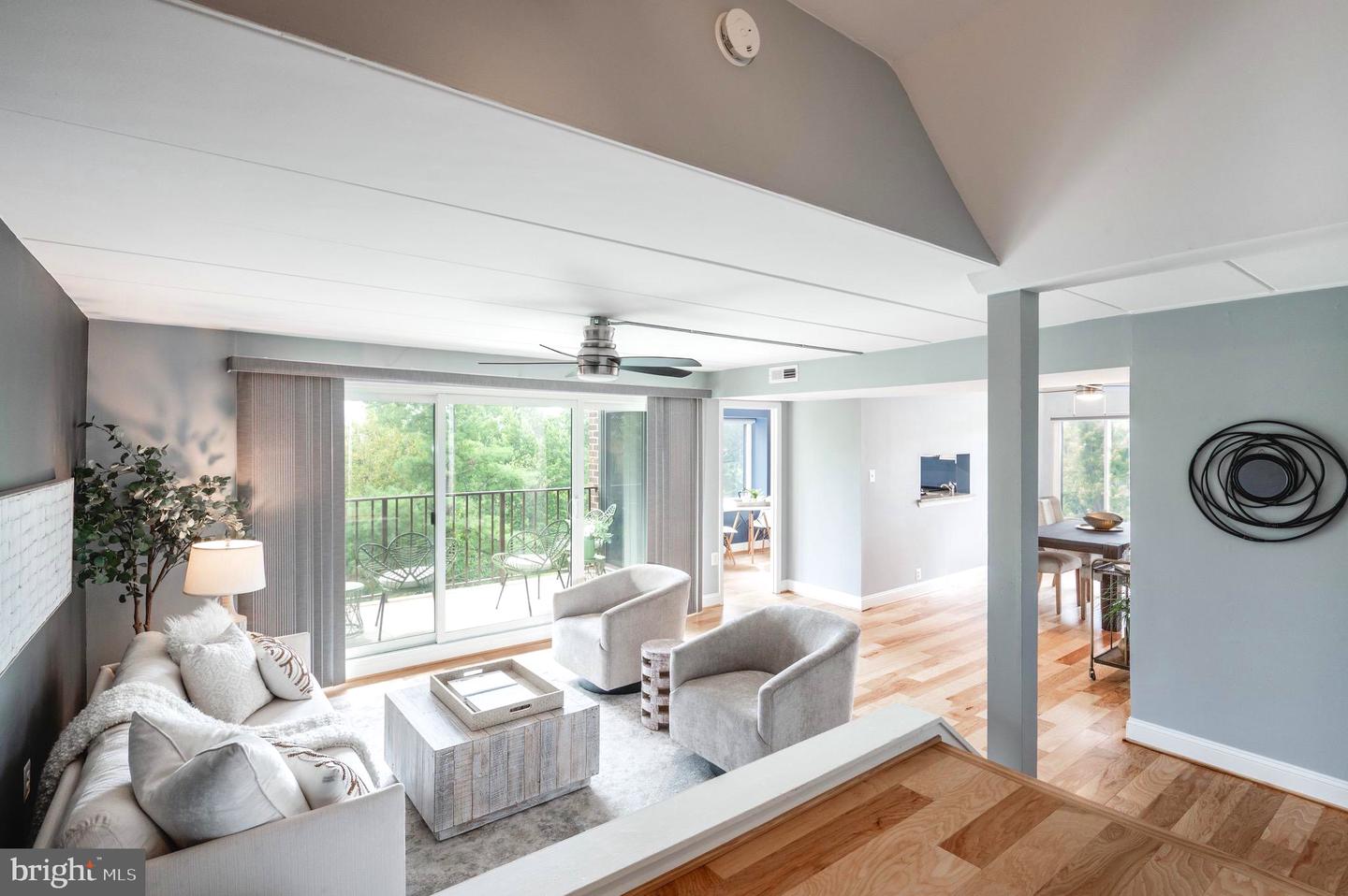 110 ROBERTS LN #301, ALEXANDRIA, Virginia 22314, 3 Bedrooms Bedrooms, ,2 BathroomsBathrooms,Residential,For sale,110 ROBERTS LN #301,VAAX2050326 MLS # VAAX2050326