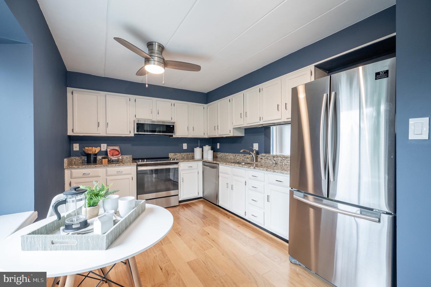 110 ROBERTS LN #301, ALEXANDRIA, Virginia 22314, 3 Bedrooms Bedrooms, ,2 BathroomsBathrooms,Residential,For sale,110 ROBERTS LN #301,VAAX2050326 MLS # VAAX2050326