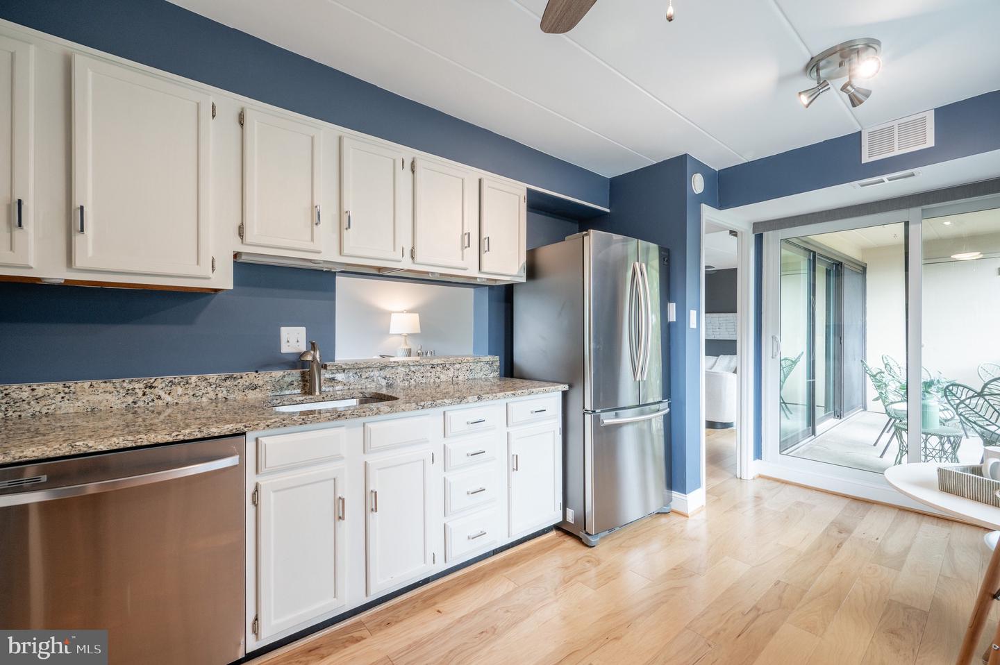 110 ROBERTS LN #301, ALEXANDRIA, Virginia 22314, 3 Bedrooms Bedrooms, ,2 BathroomsBathrooms,Residential,For sale,110 ROBERTS LN #301,VAAX2050326 MLS # VAAX2050326