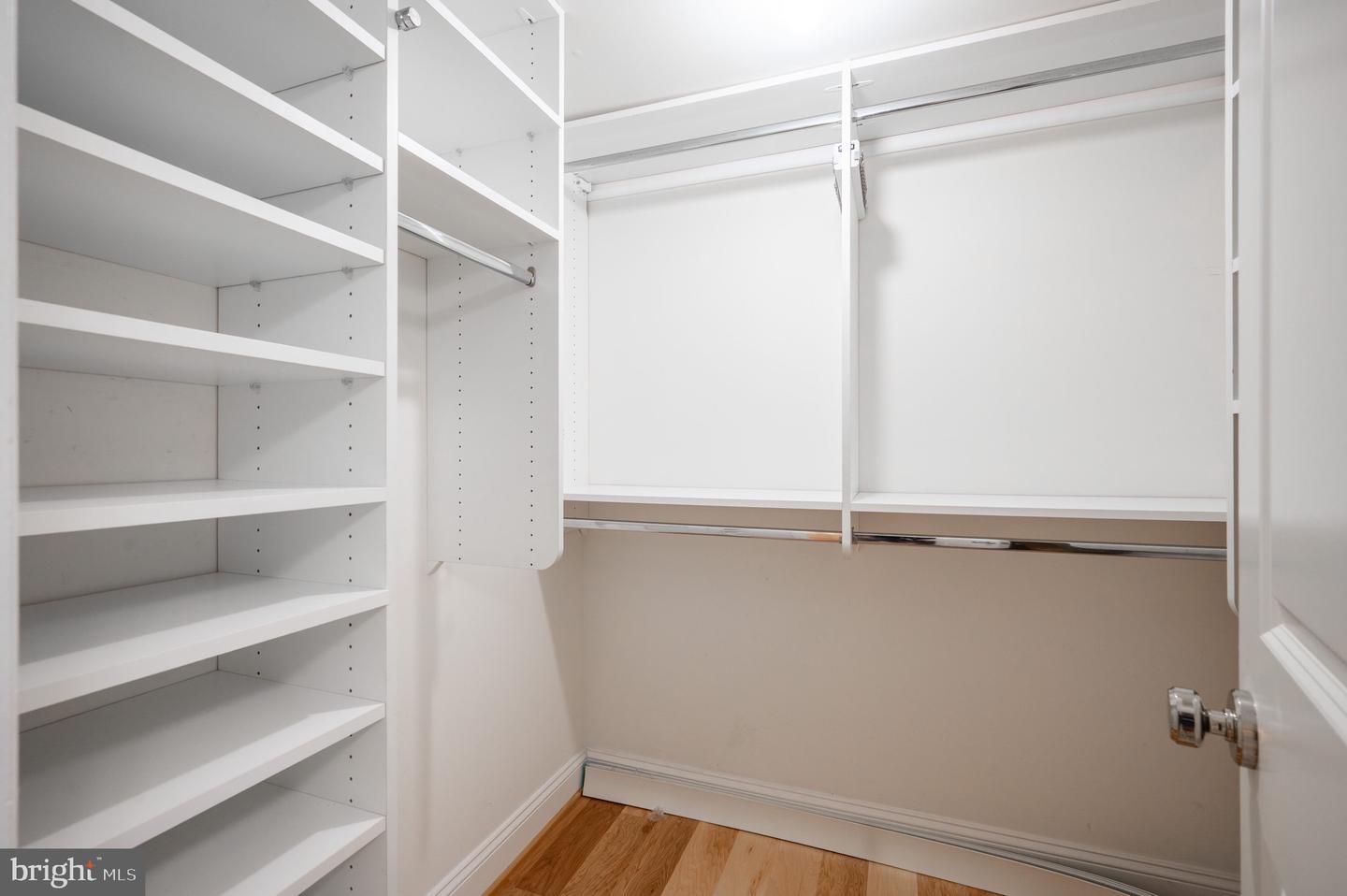 110 ROBERTS LN #301, ALEXANDRIA, Virginia 22314, 3 Bedrooms Bedrooms, ,2 BathroomsBathrooms,Residential,For sale,110 ROBERTS LN #301,VAAX2050326 MLS # VAAX2050326