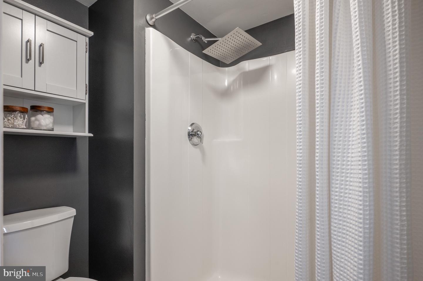 110 ROBERTS LN #301, ALEXANDRIA, Virginia 22314, 3 Bedrooms Bedrooms, ,2 BathroomsBathrooms,Residential,For sale,110 ROBERTS LN #301,VAAX2050326 MLS # VAAX2050326