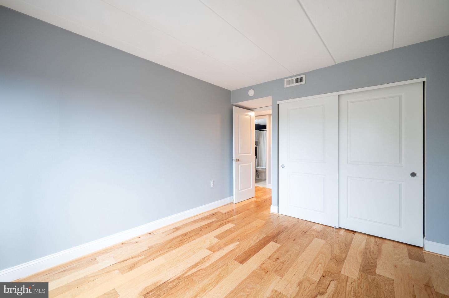 110 ROBERTS LN #301, ALEXANDRIA, Virginia 22314, 3 Bedrooms Bedrooms, ,2 BathroomsBathrooms,Residential,For sale,110 ROBERTS LN #301,VAAX2050326 MLS # VAAX2050326
