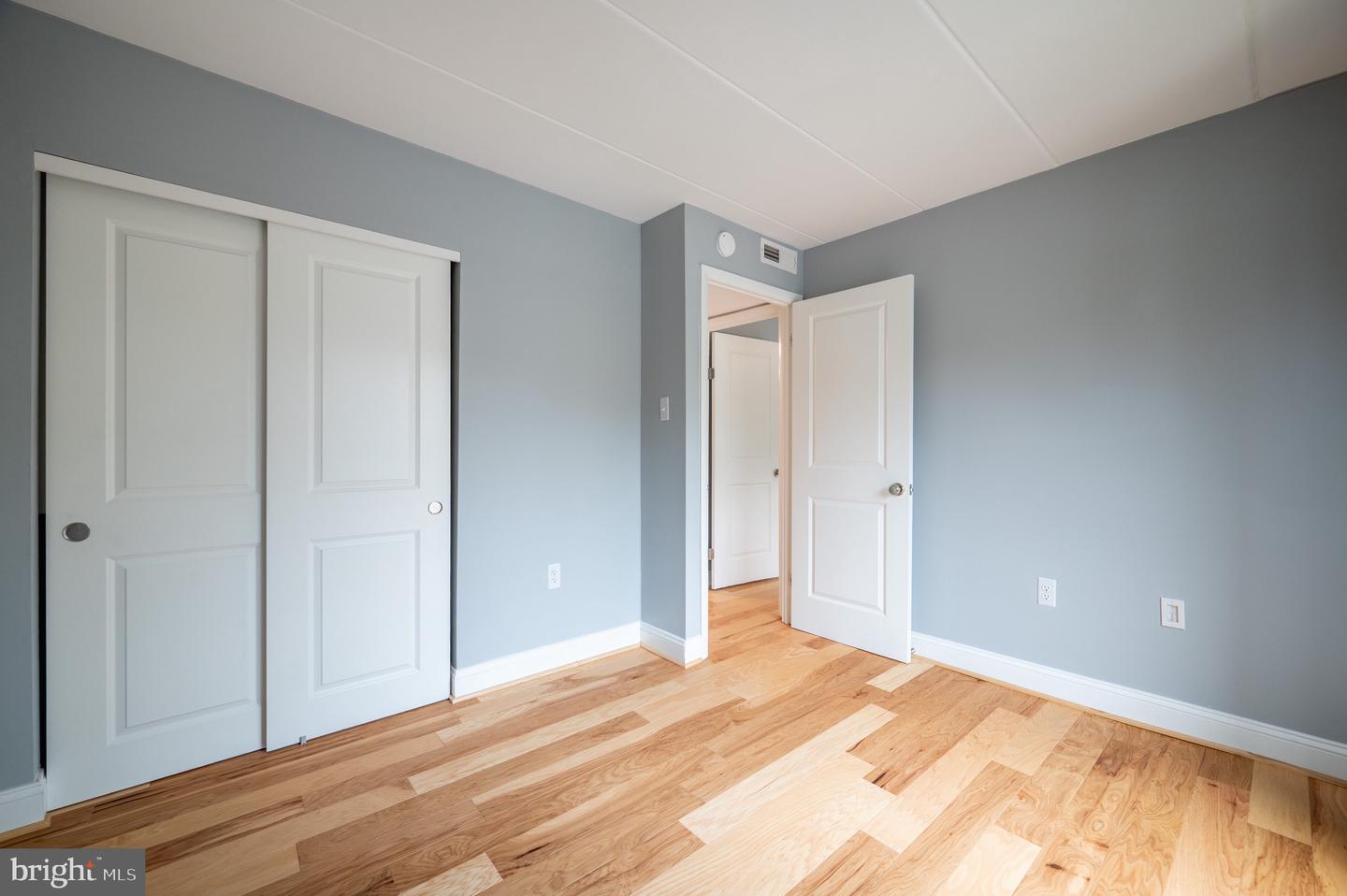 110 ROBERTS LN #301, ALEXANDRIA, Virginia 22314, 3 Bedrooms Bedrooms, ,2 BathroomsBathrooms,Residential,For sale,110 ROBERTS LN #301,VAAX2050326 MLS # VAAX2050326