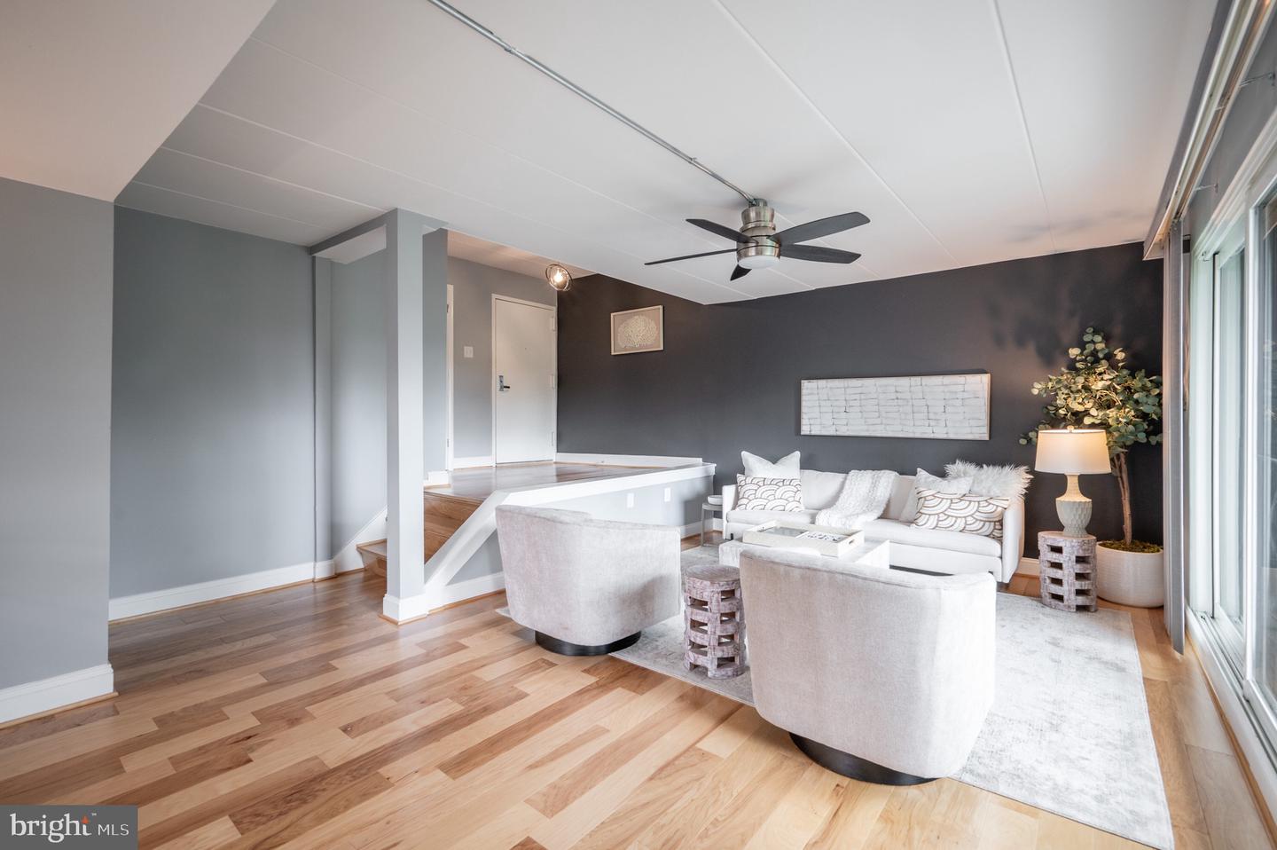 110 ROBERTS LN #301, ALEXANDRIA, Virginia 22314, 3 Bedrooms Bedrooms, ,2 BathroomsBathrooms,Residential,For sale,110 ROBERTS LN #301,VAAX2050326 MLS # VAAX2050326