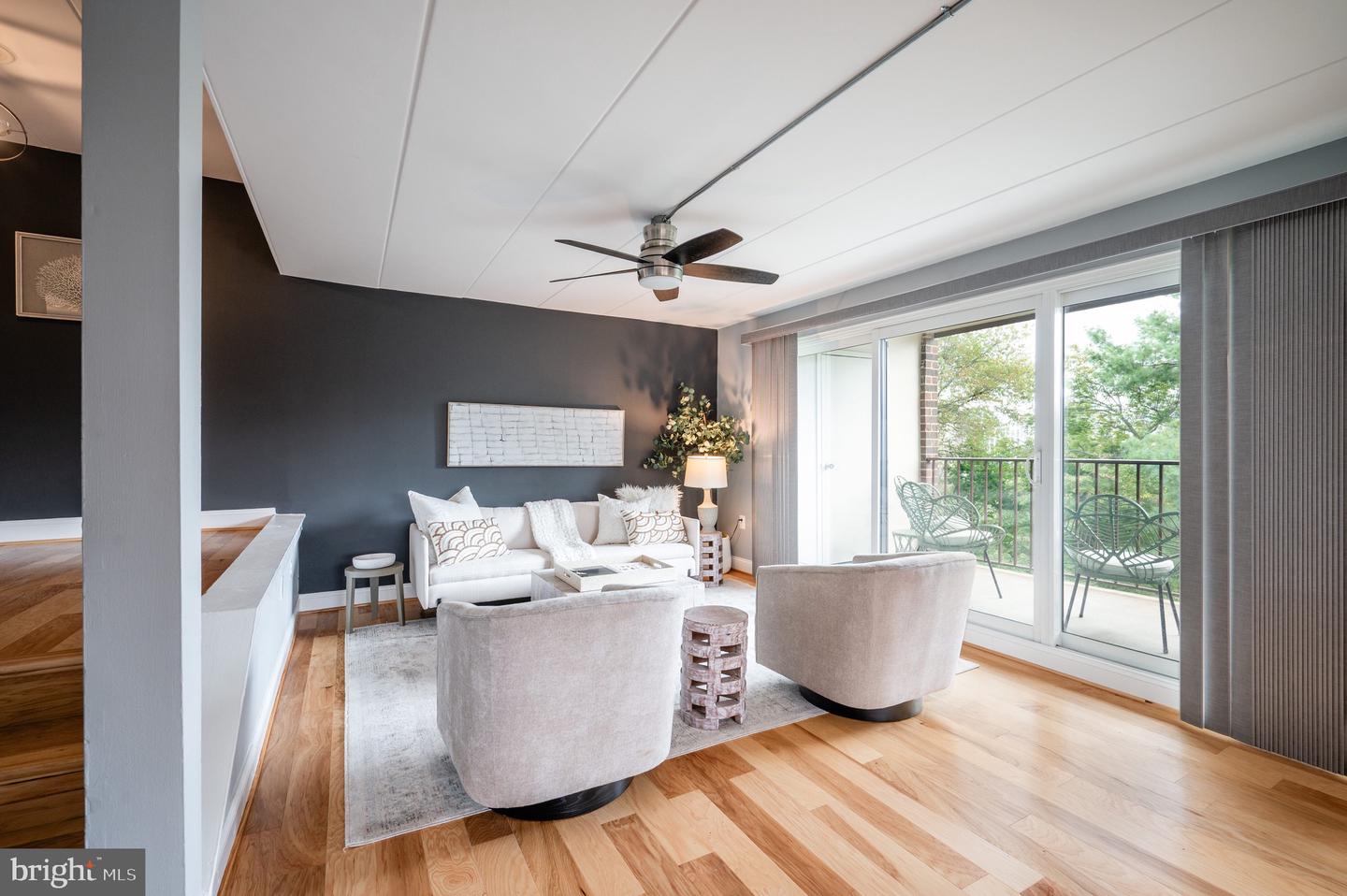 110 ROBERTS LN #301, ALEXANDRIA, Virginia 22314, 3 Bedrooms Bedrooms, ,2 BathroomsBathrooms,Residential,For sale,110 ROBERTS LN #301,VAAX2050326 MLS # VAAX2050326