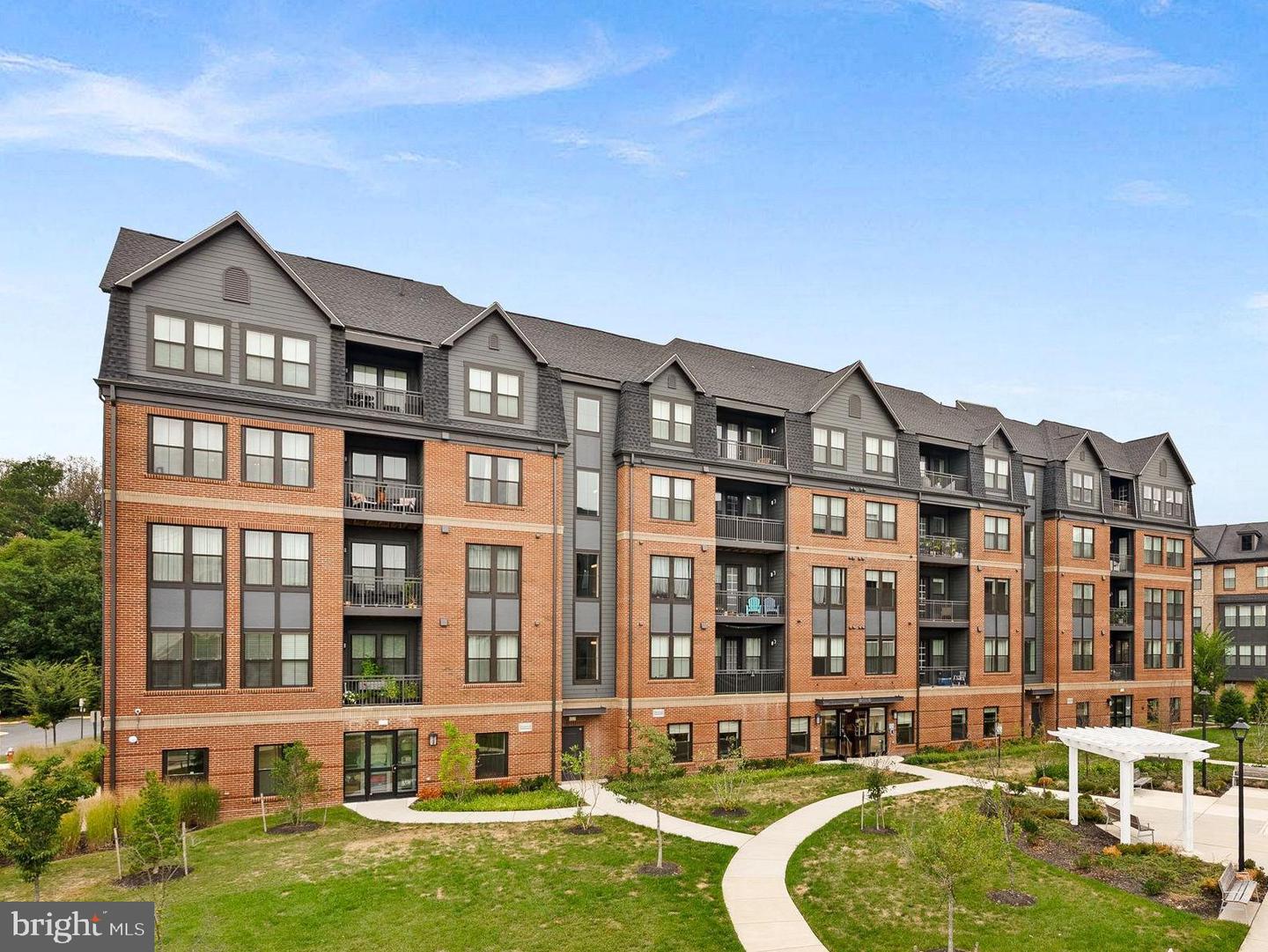 3925 FAIR RIDGE DR #305, FAIRFAX, Virginia 22033, 2 Bedrooms Bedrooms, ,2 BathroomsBathrooms,Residential,For sale,3925 FAIR RIDGE DR #305,VAFX2269974 MLS # VAFX2269974
