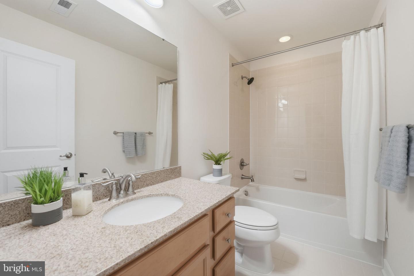 16908 TAKEAWAY LN, DUMFRIES, Virginia 22026, 4 Bedrooms Bedrooms, ,3 BathroomsBathrooms,Residential,For sale,16908 TAKEAWAY LN,VAPW2105098 MLS # VAPW2105098