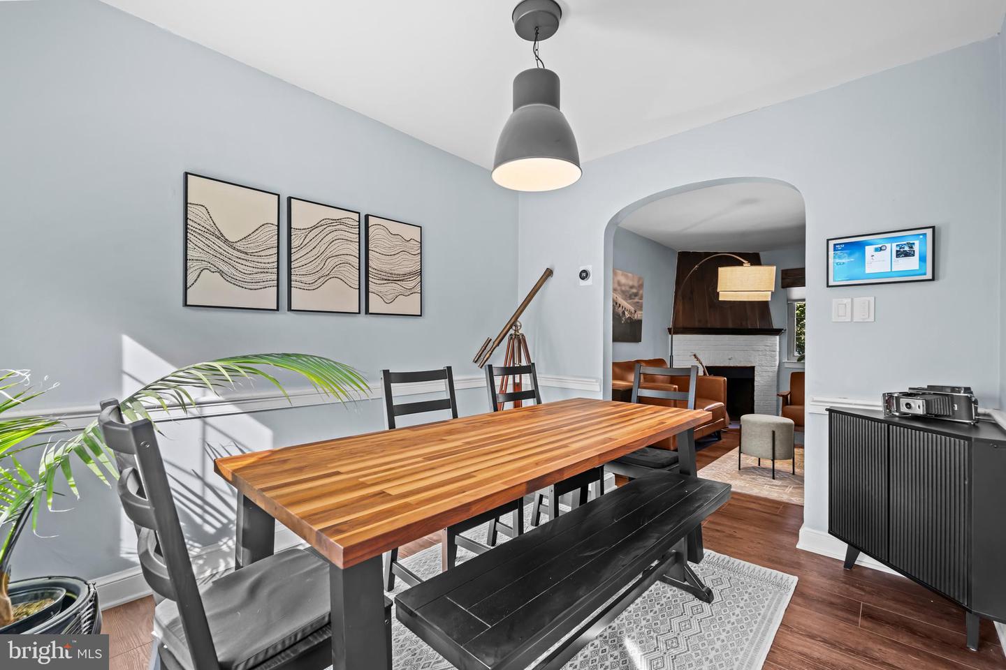 708 CHETWORTH PL, ALEXANDRIA, Virginia 22314, 2 Bedrooms Bedrooms, 9 Rooms Rooms,1 BathroomBathrooms,Residential,For sale,708 CHETWORTH PL,VAAX2050400 MLS # VAAX2050400