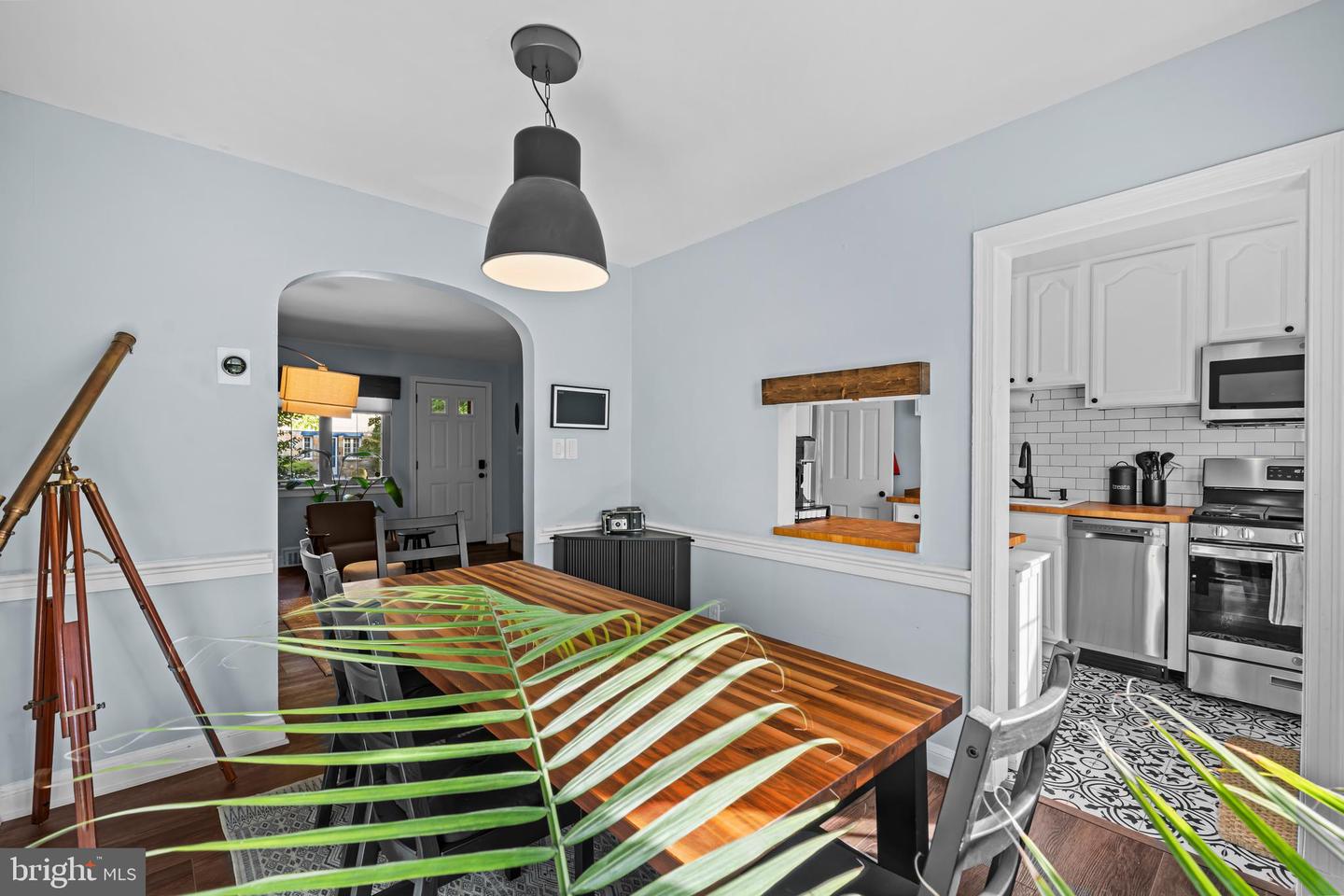 708 CHETWORTH PL, ALEXANDRIA, Virginia 22314, 2 Bedrooms Bedrooms, 9 Rooms Rooms,1 BathroomBathrooms,Residential,For sale,708 CHETWORTH PL,VAAX2050400 MLS # VAAX2050400