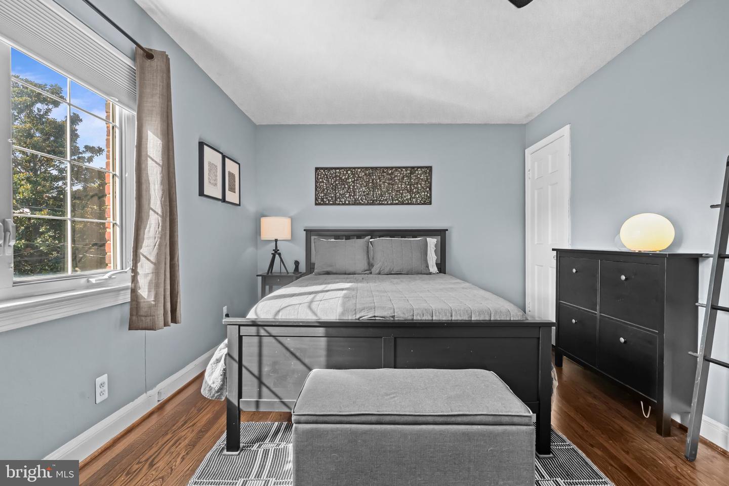 708 CHETWORTH PL, ALEXANDRIA, Virginia 22314, 2 Bedrooms Bedrooms, 9 Rooms Rooms,1 BathroomBathrooms,Residential,For sale,708 CHETWORTH PL,VAAX2050400 MLS # VAAX2050400
