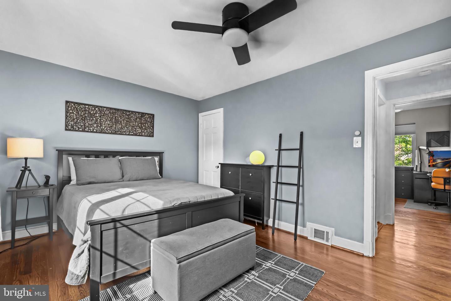 708 CHETWORTH PL, ALEXANDRIA, Virginia 22314, 2 Bedrooms Bedrooms, 9 Rooms Rooms,1 BathroomBathrooms,Residential,For sale,708 CHETWORTH PL,VAAX2050400 MLS # VAAX2050400