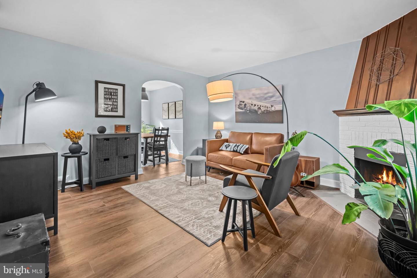 708 CHETWORTH PL, ALEXANDRIA, Virginia 22314, 2 Bedrooms Bedrooms, 9 Rooms Rooms,1 BathroomBathrooms,Residential,For sale,708 CHETWORTH PL,VAAX2050400 MLS # VAAX2050400