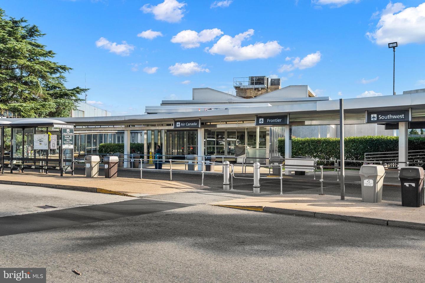 708 CHETWORTH PL, ALEXANDRIA, Virginia 22314, 2 Bedrooms Bedrooms, 9 Rooms Rooms,1 BathroomBathrooms,Residential,For sale,708 CHETWORTH PL,VAAX2050400 MLS # VAAX2050400