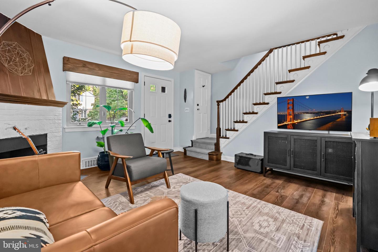 708 CHETWORTH PL, ALEXANDRIA, Virginia 22314, 2 Bedrooms Bedrooms, 9 Rooms Rooms,1 BathroomBathrooms,Residential,For sale,708 CHETWORTH PL,VAAX2050400 MLS # VAAX2050400