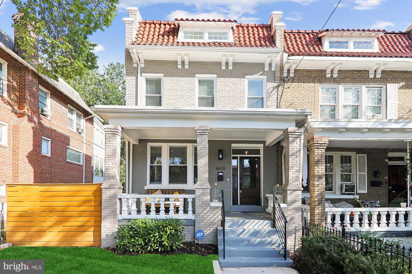 4405 NEW HAMPSHIRE AVE NW, WASHINGTON, District Of Columbia 20011, 4 Bedrooms Bedrooms, ,3 BathroomsBathrooms,Residential,For sale,4405 NEW HAMPSHIRE AVE NW,DCDC2225208 MLS # DCDC2225208