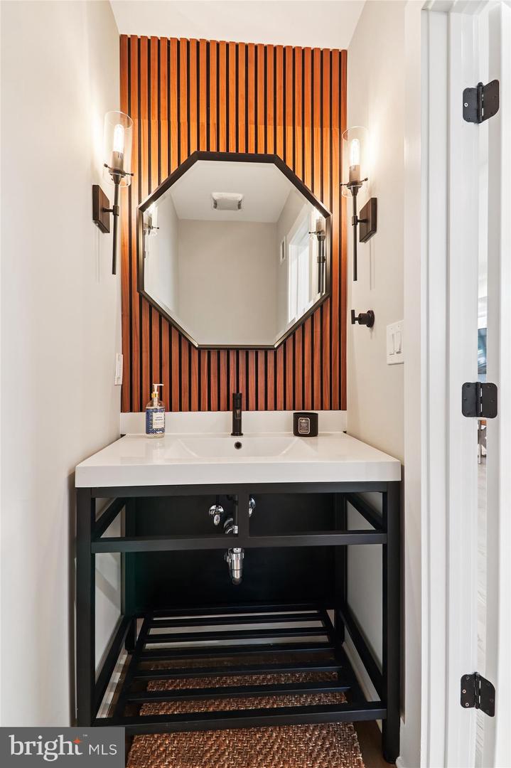 4405 NEW HAMPSHIRE AVE NW, WASHINGTON, District Of Columbia 20011, 4 Bedrooms Bedrooms, ,3 BathroomsBathrooms,Residential,For sale,4405 NEW HAMPSHIRE AVE NW,DCDC2225208 MLS # DCDC2225208