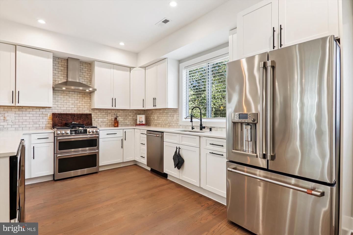 4405 NEW HAMPSHIRE AVE NW, WASHINGTON, District Of Columbia 20011, 4 Bedrooms Bedrooms, ,3 BathroomsBathrooms,Residential,For sale,4405 NEW HAMPSHIRE AVE NW,DCDC2225208 MLS # DCDC2225208