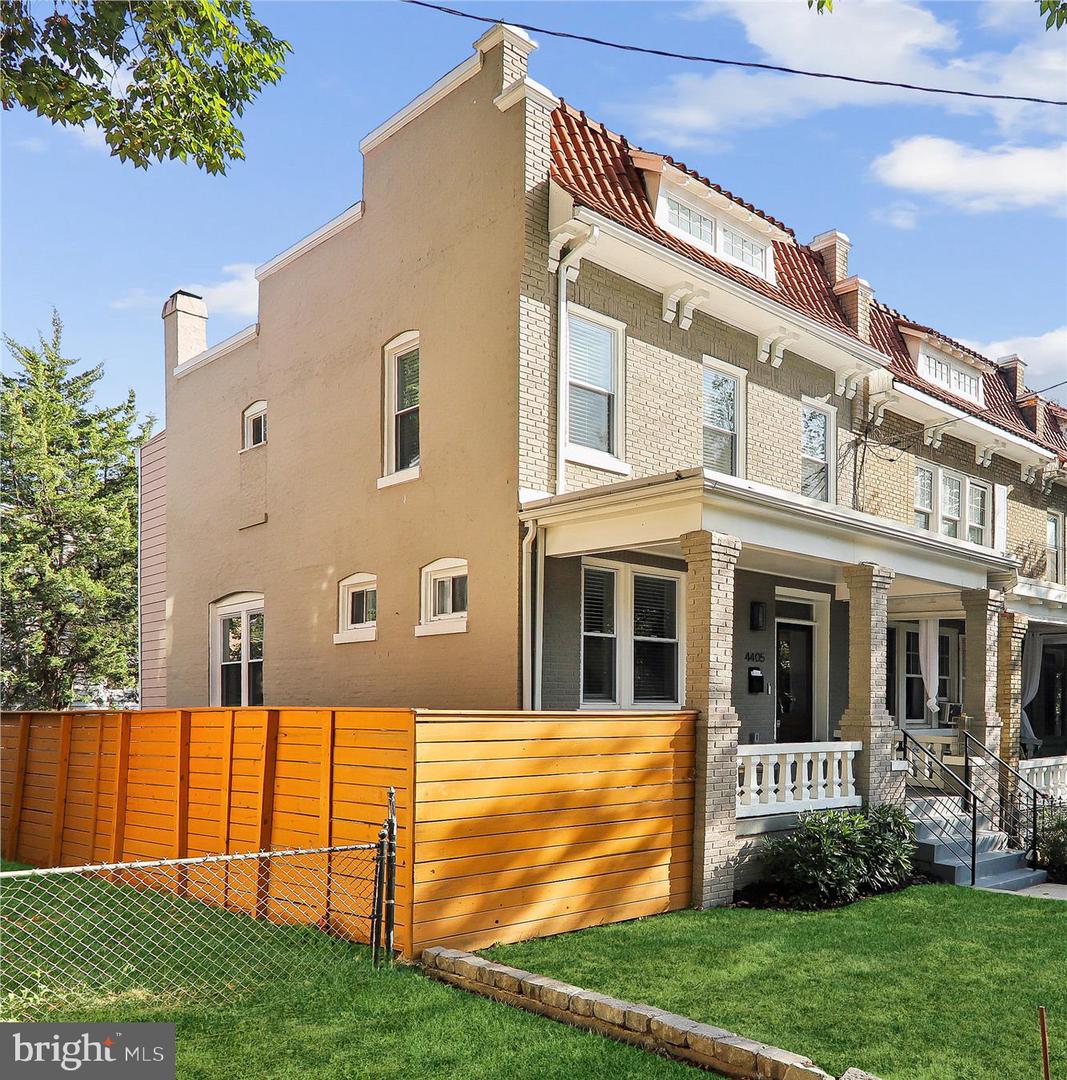 4405 NEW HAMPSHIRE AVE NW, WASHINGTON, District Of Columbia 20011, 4 Bedrooms Bedrooms, ,3 BathroomsBathrooms,Residential,For sale,4405 NEW HAMPSHIRE AVE NW,DCDC2225208 MLS # DCDC2225208