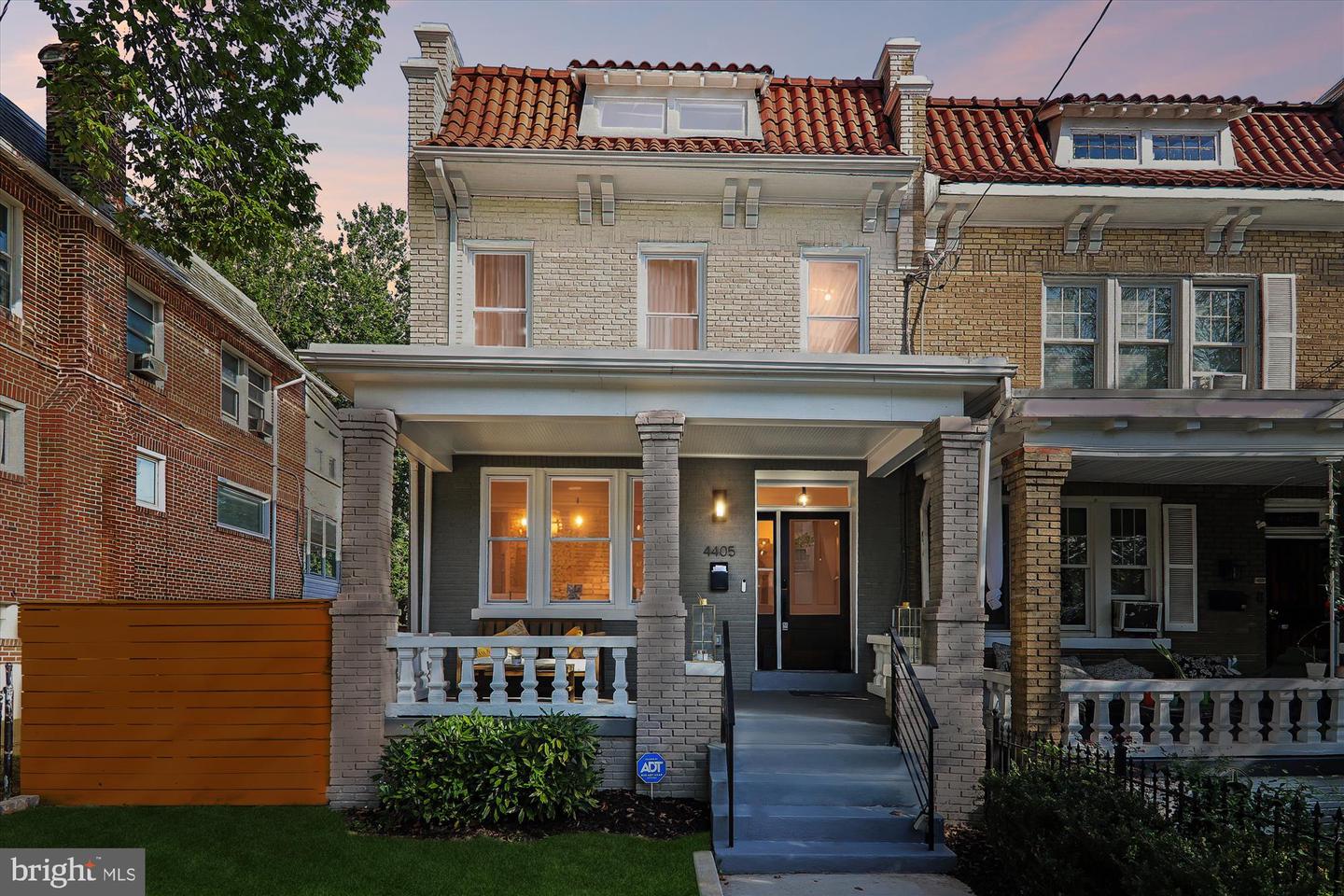 4405 NEW HAMPSHIRE AVE NW, WASHINGTON, District Of Columbia 20011, 4 Bedrooms Bedrooms, ,3 BathroomsBathrooms,Residential,For sale,4405 NEW HAMPSHIRE AVE NW,DCDC2225208 MLS # DCDC2225208