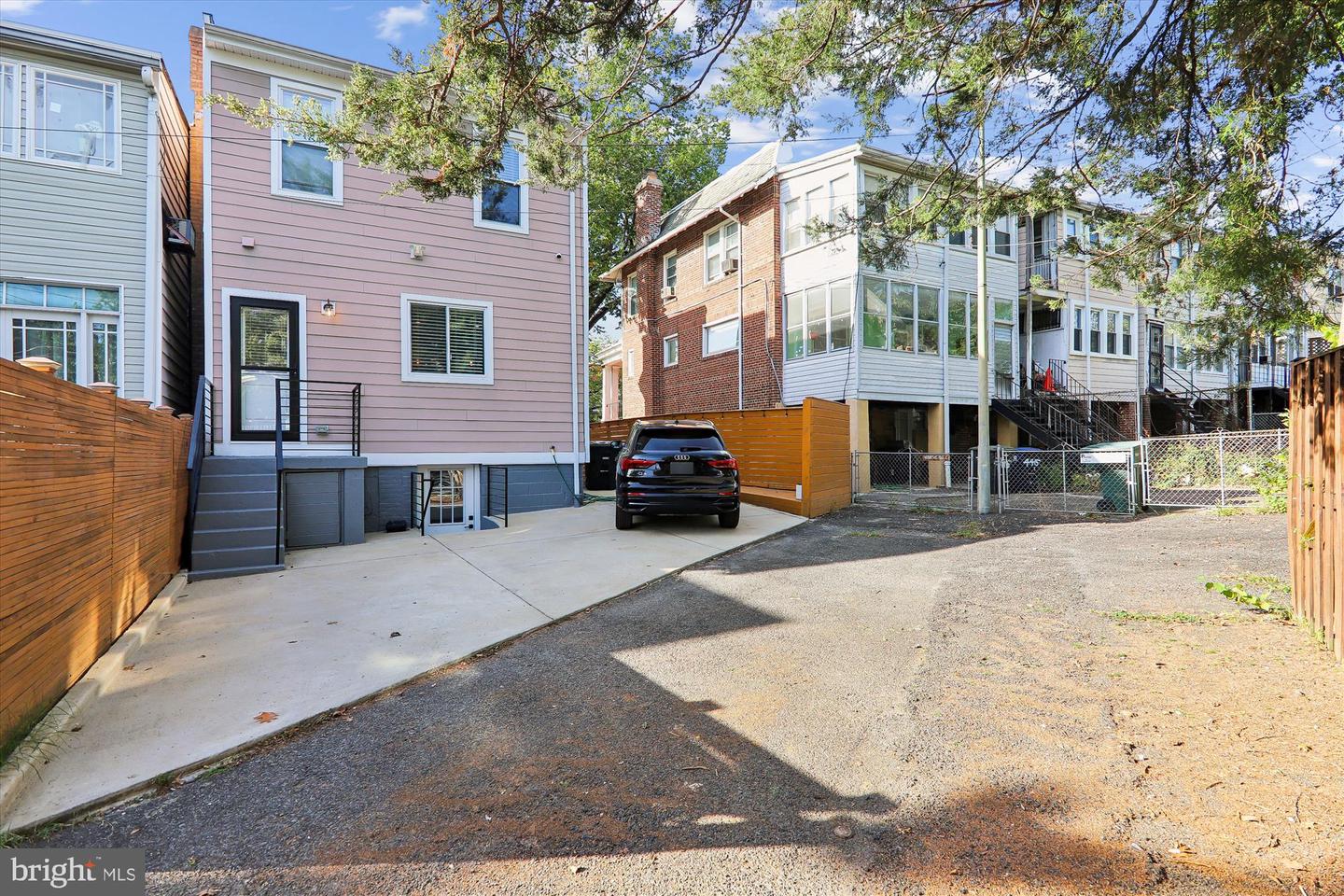 4405 NEW HAMPSHIRE AVE NW, WASHINGTON, District Of Columbia 20011, 4 Bedrooms Bedrooms, ,3 BathroomsBathrooms,Residential,For sale,4405 NEW HAMPSHIRE AVE NW,DCDC2225208 MLS # DCDC2225208