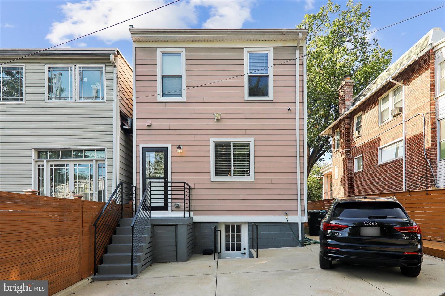 4405 NEW HAMPSHIRE AVE NW, WASHINGTON, District Of Columbia 20011, 4 Bedrooms Bedrooms, ,3 BathroomsBathrooms,Residential,For sale,4405 NEW HAMPSHIRE AVE NW,DCDC2225208 MLS # DCDC2225208