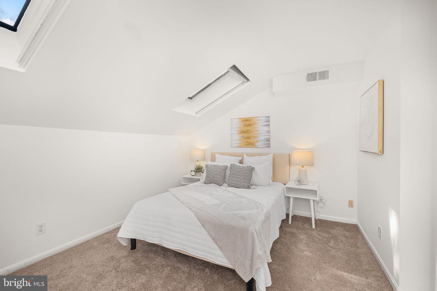 1930 NEW HAMPSHIRE AVE NW #51, WASHINGTON, District Of Columbia 20009, 2 Bedrooms Bedrooms, 7 Rooms Rooms,2 BathroomsBathrooms,Residential,For sale,1930 NEW HAMPSHIRE AVE NW #51,DCDC2225212 MLS # DCDC2225212