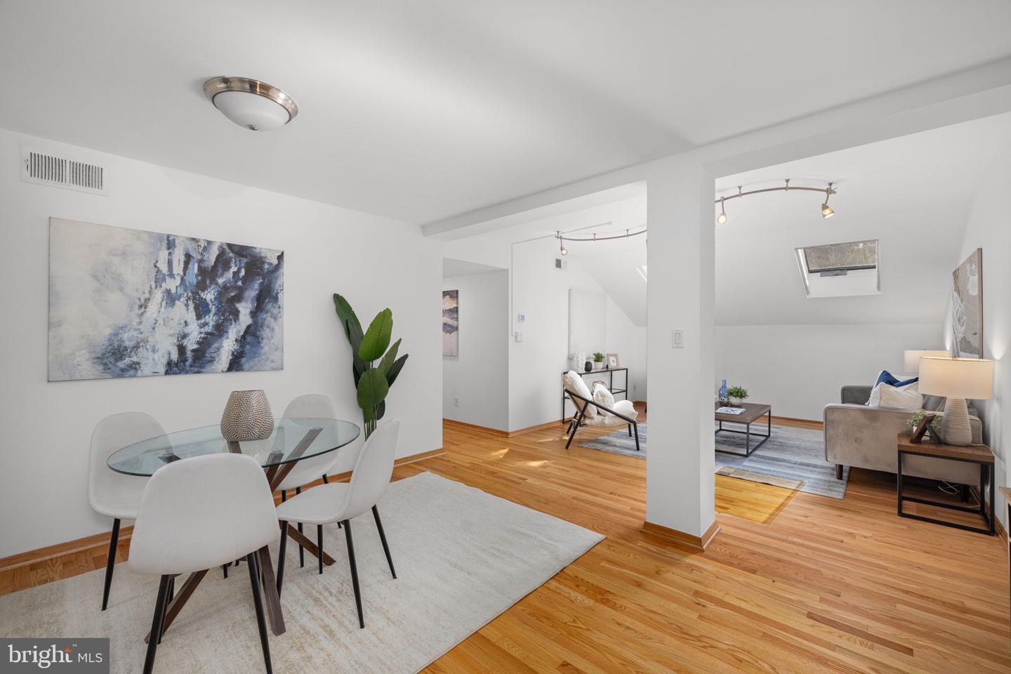 1930 NEW HAMPSHIRE AVE NW #51, WASHINGTON, District Of Columbia 20009, 2 Bedrooms Bedrooms, 7 Rooms Rooms,2 BathroomsBathrooms,Residential,For sale,1930 NEW HAMPSHIRE AVE NW #51,DCDC2225212 MLS # DCDC2225212