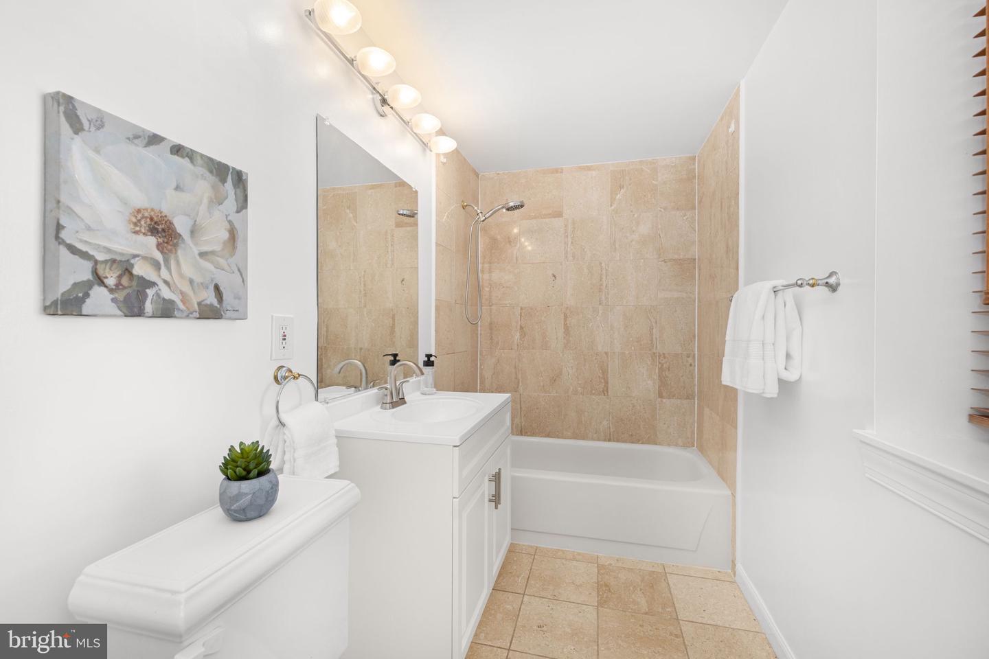 1930 NEW HAMPSHIRE AVE NW #51, WASHINGTON, District Of Columbia 20009, 2 Bedrooms Bedrooms, 7 Rooms Rooms,2 BathroomsBathrooms,Residential,For sale,1930 NEW HAMPSHIRE AVE NW #51,DCDC2225212 MLS # DCDC2225212