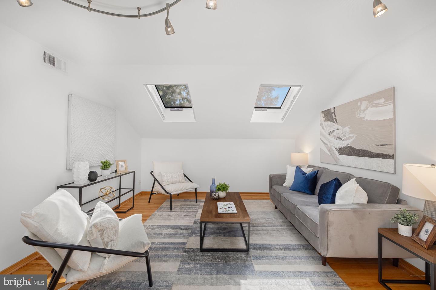 1930 NEW HAMPSHIRE AVE NW #51, WASHINGTON, District Of Columbia 20009, 2 Bedrooms Bedrooms, 7 Rooms Rooms,2 BathroomsBathrooms,Residential,For sale,1930 NEW HAMPSHIRE AVE NW #51,DCDC2225212 MLS # DCDC2225212