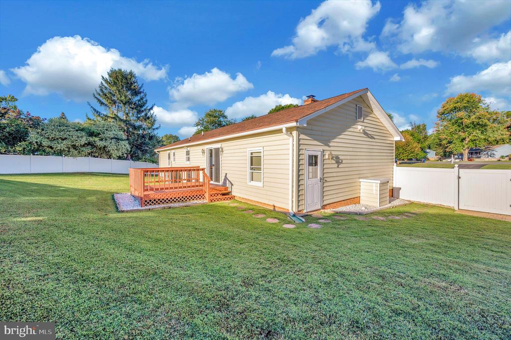 3903 NORRIS DR, FREDERICKSBURG, Virginia 22407, 3 Bedrooms Bedrooms, ,2 BathroomsBathrooms,Residential,3903 NORRIS DR,VASP2036802 MLS # VASP2036802
