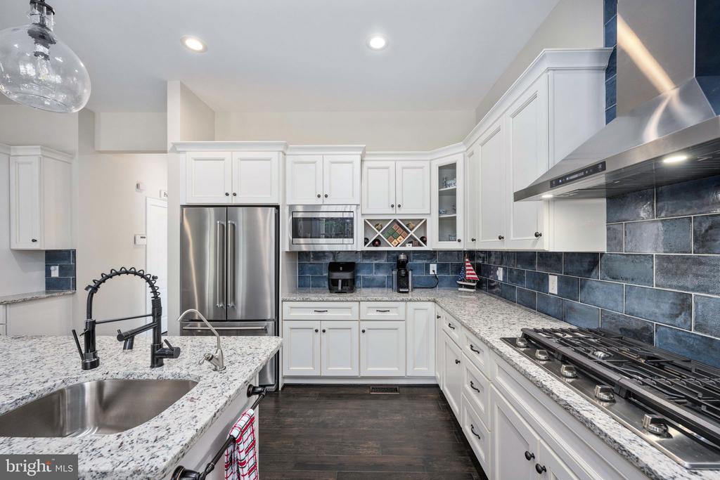 11004 SHERIDAN DR, SPOTSYLVANIA, Virginia 22551, 5 Bedrooms Bedrooms, ,5 BathroomsBathrooms,Residential,11004 SHERIDAN DR,VASP2036778 MLS # VASP2036778