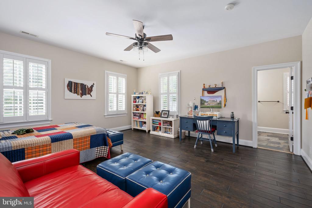 11004 SHERIDAN DR, SPOTSYLVANIA, Virginia 22551, 5 Bedrooms Bedrooms, ,5 BathroomsBathrooms,Residential,11004 SHERIDAN DR,VASP2036778 MLS # VASP2036778