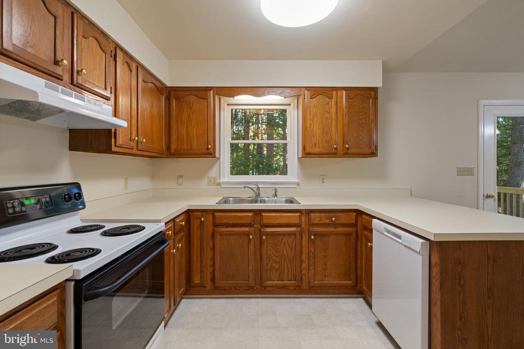317 COOPER ST, SPOTSYLVANIA, Virginia 22551, 3 Bedrooms Bedrooms, ,1 BathroomBathrooms,Residential,317 COOPER ST,VASP2036820 MLS # VASP2036820