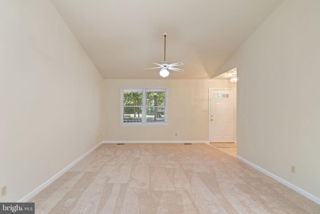 317 COOPER ST, SPOTSYLVANIA, Virginia 22551, 3 Bedrooms Bedrooms, ,1 BathroomBathrooms,Residential,317 COOPER ST,VASP2036820 MLS # VASP2036820