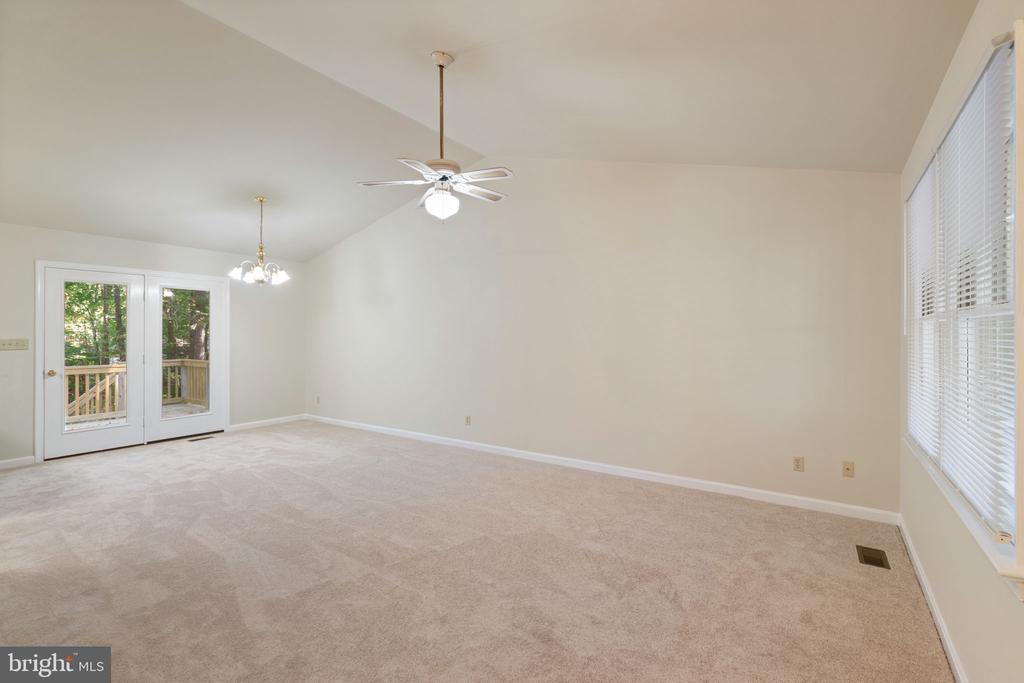 317 COOPER ST, SPOTSYLVANIA, Virginia 22551, 3 Bedrooms Bedrooms, ,1 BathroomBathrooms,Residential,317 COOPER ST,VASP2036820 MLS # VASP2036820