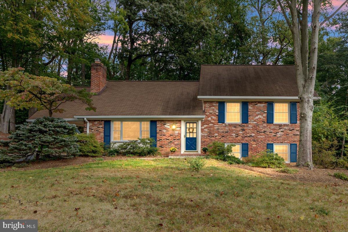 5025 KINGSTON DR, ANNANDALE, Virginia 22003, 5 Bedrooms Bedrooms, ,3 BathroomsBathrooms,Residential,For sale,5025 KINGSTON DR,VAFX2272692 MLS # VAFX2272692